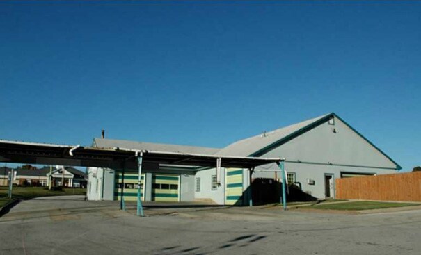 More Photos Of 3010 W Walnut St, Rogers Auto Repair For Sale