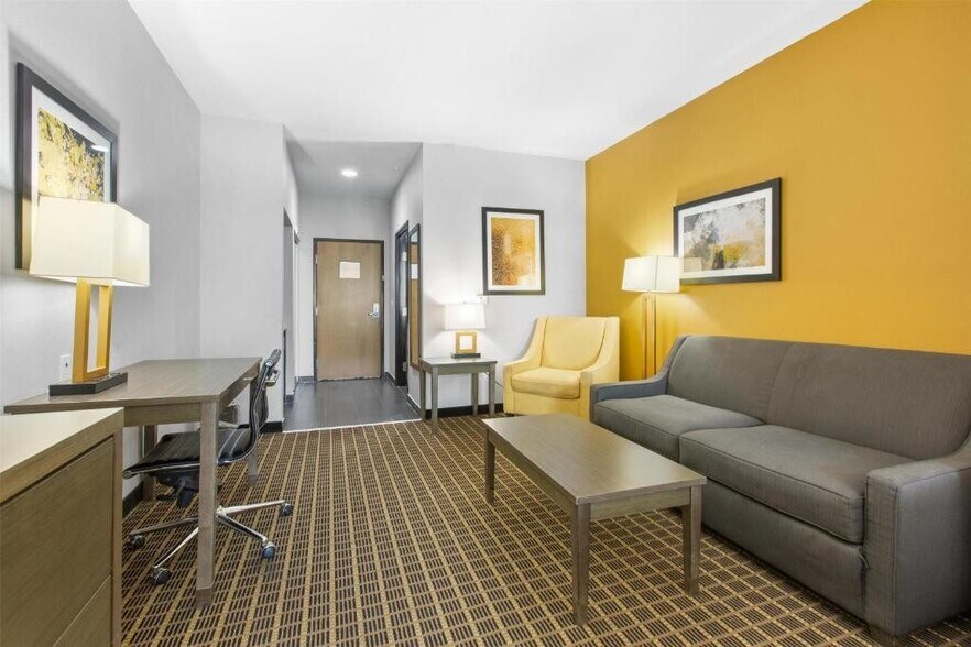 More Photos Of 13600 Hartman Ln, Walker Hotel For Sale