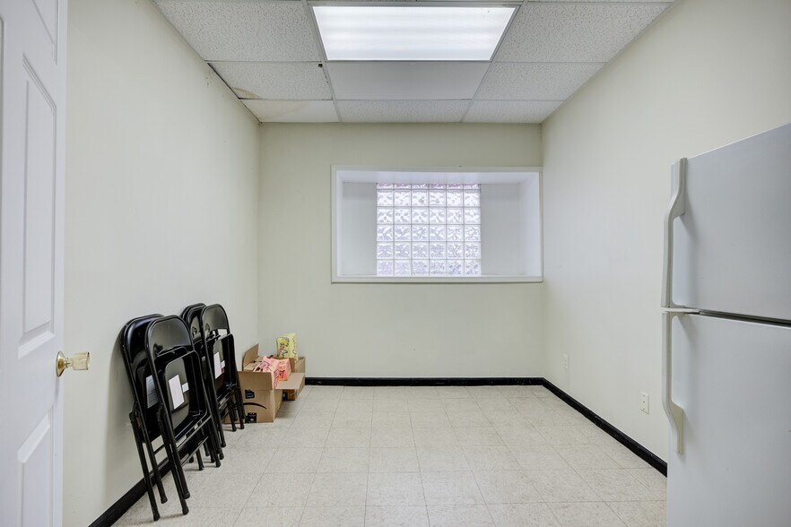 More Photos Of 19953 Conant St, Detroit Medical For Sale