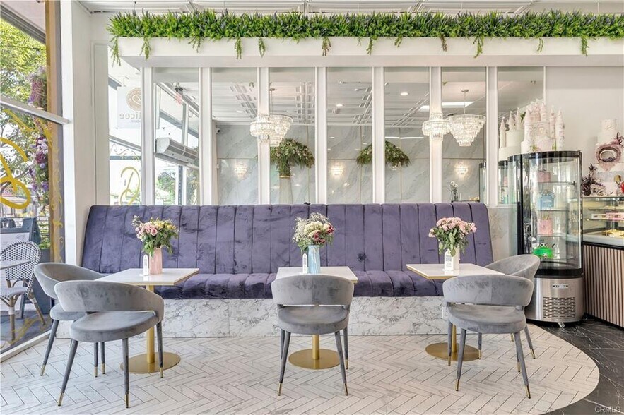 More Photos Of 12930 Ventura Blvd, Studio City Freestanding For Lease