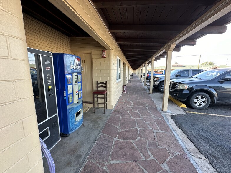 More Photos Of 1022 W Lincolnway, Cheyenne Hotel For Sale