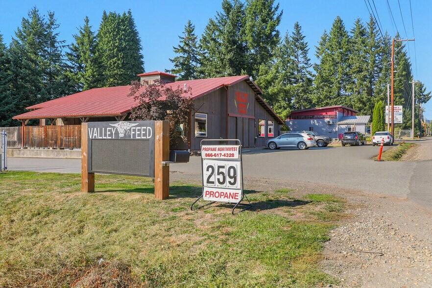 More Photos Of 461 NE Old Belfair Hwy, Belfair Storefront Retail Office For Sale