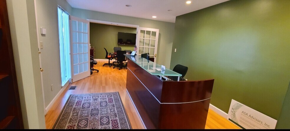 More Photos Of 119-121 Clarkson Executive Park, Chesterfield Office For Lease