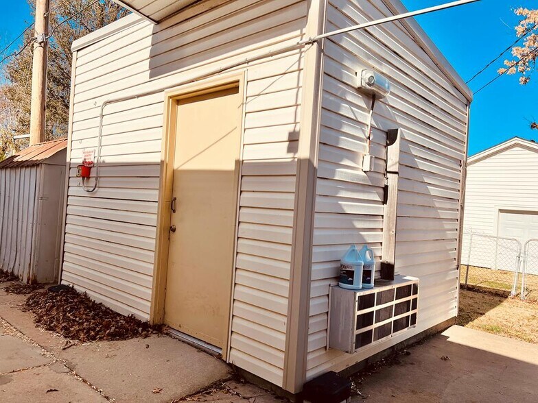 More Photos Of 720 W 1st St, Coffeyville Healthcare For Sale