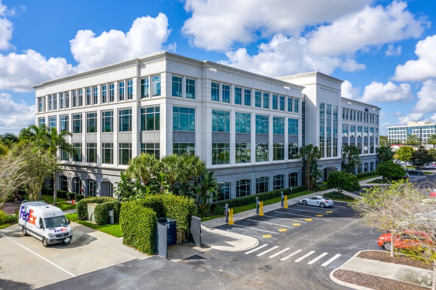 More Photos Of 5323 Millenia Lakes Blvd, Orlando Office For Lease
