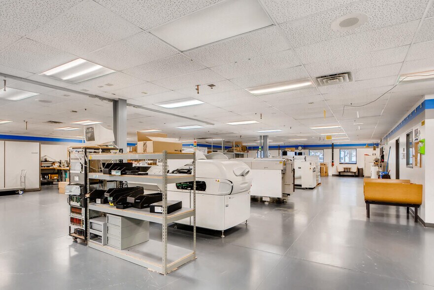 More Photos Of 2205 Woodale Dr, Mounds View Manufacturing For Sale