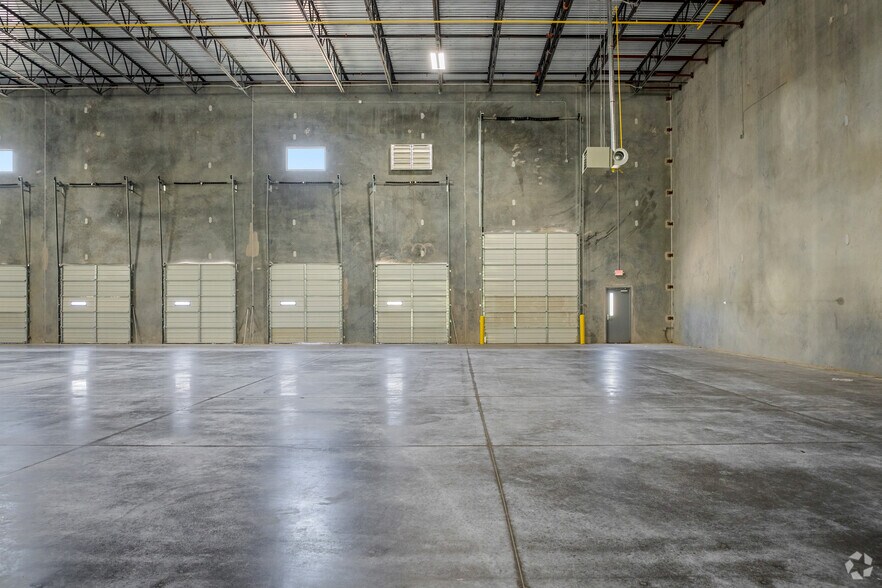 More Photos Of State Route 186 @ Interstate 85, Tuskegee Distribution For Lease