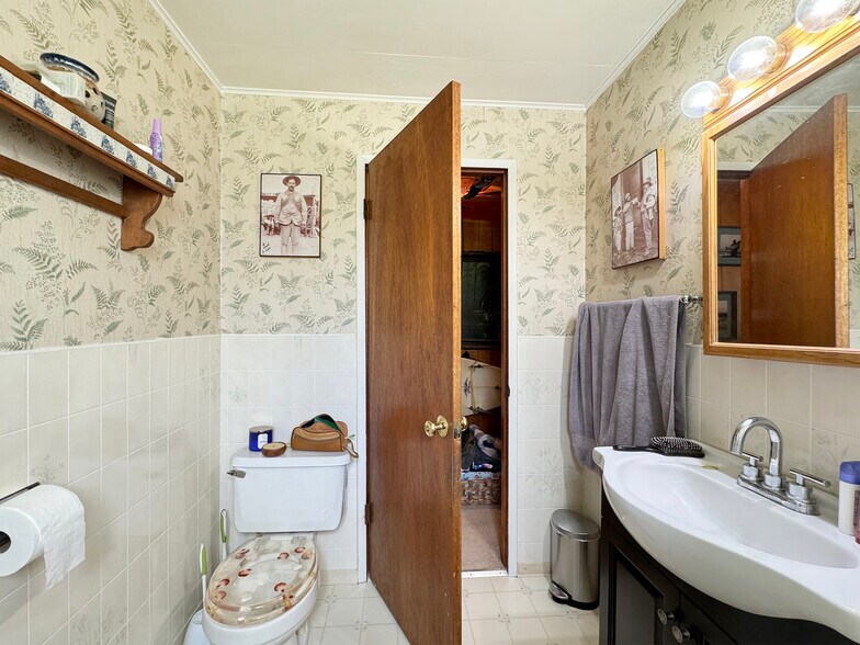 More Photos Of 16672 Frontier st, Clallam Bay Specialty For Sale