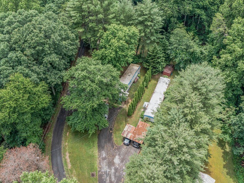 More Photos Of 40 Hemlock Hill Dr, Arden Manufactured Housing Mobile Home Park For Sale