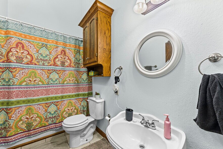 More Photos Of 415 W Madison Ave, Iola Restaurant For Sale