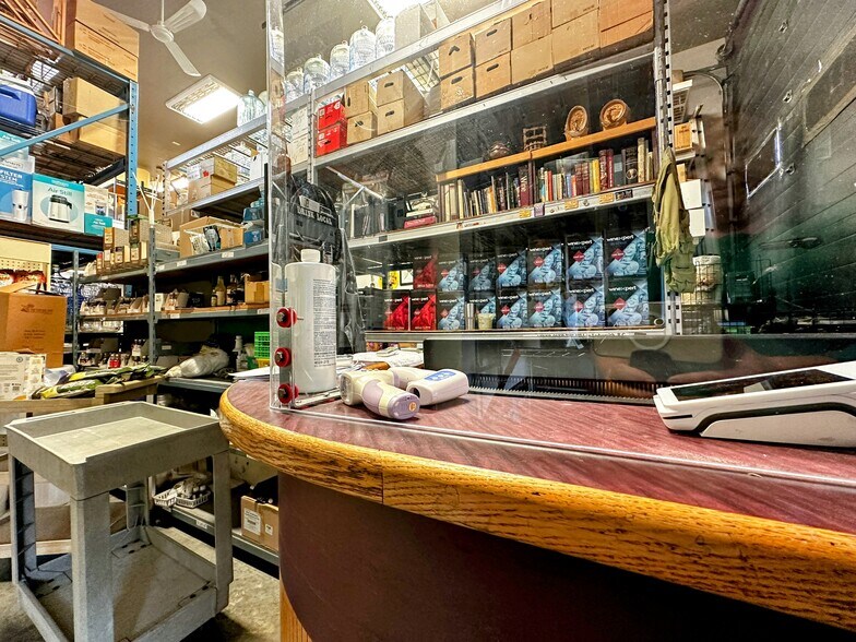 More Photos Of 1156 Rocky Creek Rd, Ladysmith Flex For Sale