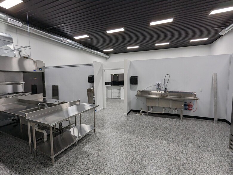 More Photos Of 2035 Orchard Dr, Brookings Restaurant For Sale