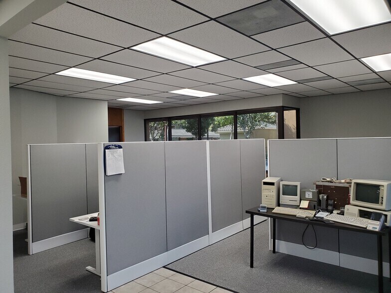 More Photos Of 301 N Rampart St, Orange Office For Sale