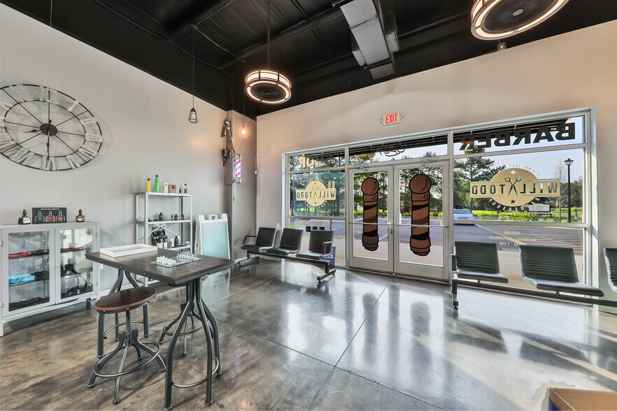 More Photos Of 518 Hollyberry Ln, Orange Park Storefront Retail Office For Lease