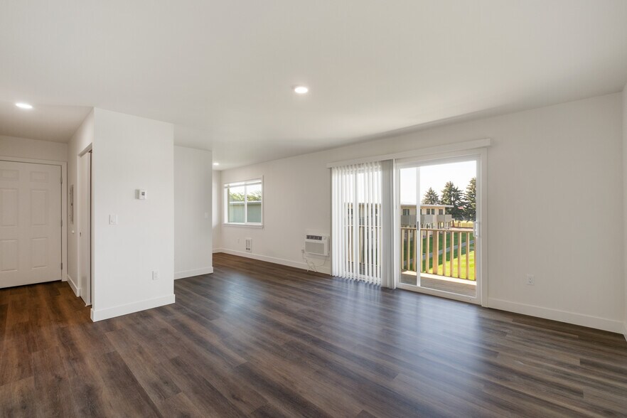 More Photos Of 925 E 18th Ave, Ellensburg Apartments For Sale