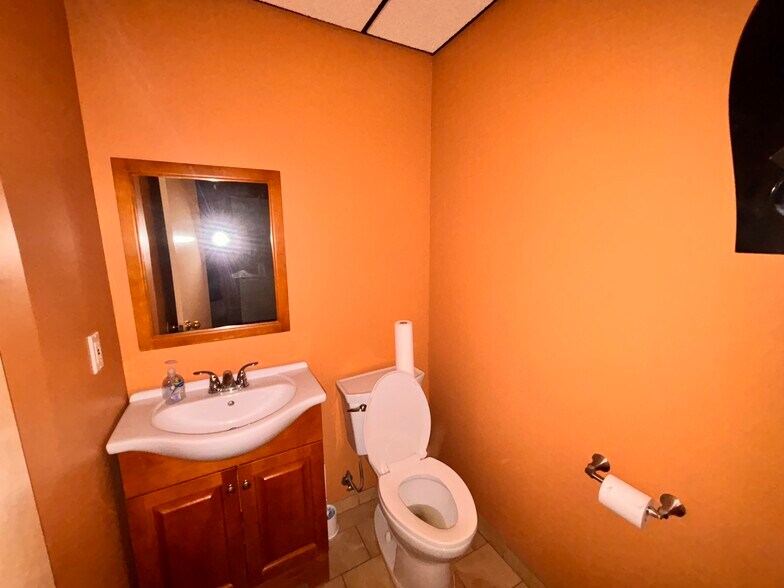 More Photos Of 4900-4902 Bergenline Ave, Union City Storefront Retail Office For Lease