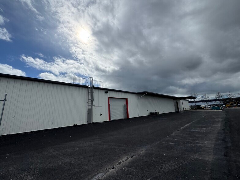 More Photos Of 1750 Commerce Way, Paso Robles Industrial For Sale