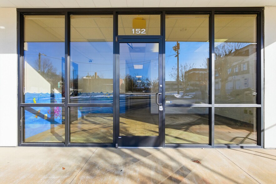 More Photos Of 148-156 W Tugalo St, Toccoa Office For Lease