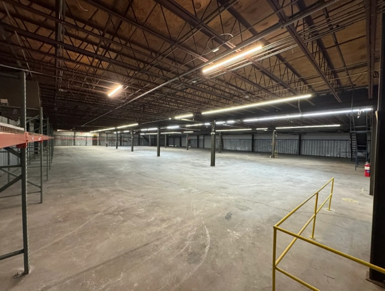 More Photos Of 215-219 Lovvorn Rd, Carrollton Warehouse For Lease