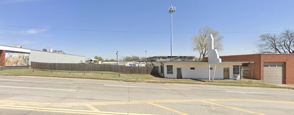 Primary Photo Of 1215 S 4th St, Chickasha Warehouse For Sale