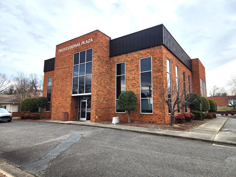 More Photos Of 436 Hadley St, Mount Airy Healthcare For Sale