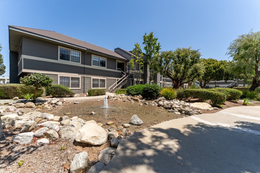 More Photos Of 2900 Bristol St, Costa Mesa Office For Sale