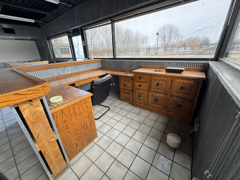 More Photos Of 6850 E Front St, Kansas City Freestanding For Sale