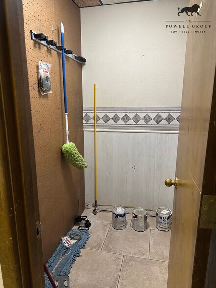 More Photos Of 5929 50th St, Lubbock Service For Lease