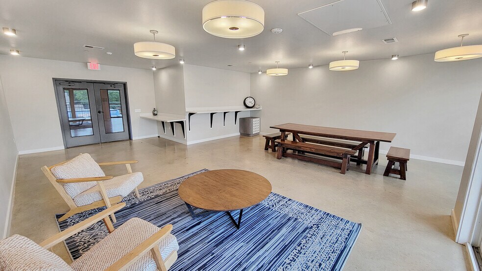 More Photos Of 1212 Chicon St, Austin Storefront Retail Office For Lease