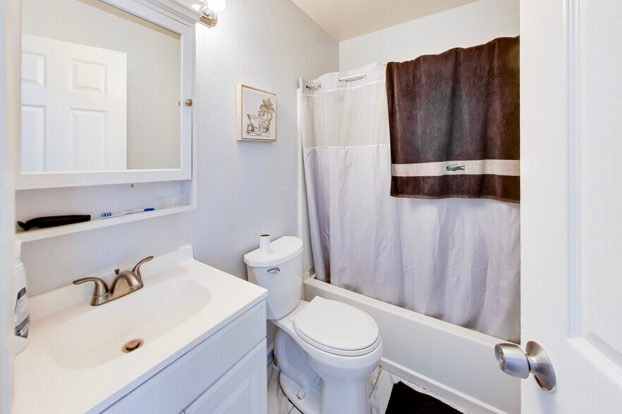 More Photos Of 22049 Hathaway Ave, Hayward Apartments For Sale