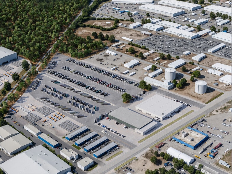 More Photos Of 647 N WW White Rd, San Antonio Industrial For Lease