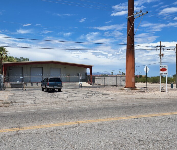 Primary Photo Of 4504 S Country Club Rd, Tucson Warehouse For Lease