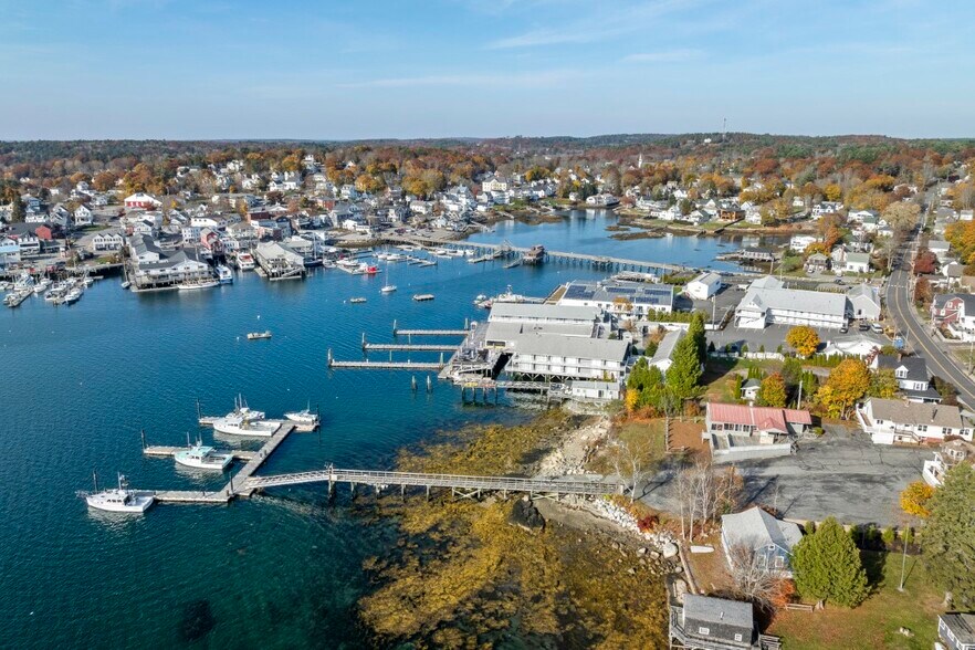More Photos Of 47 & 49 Atlantic Avenue, Boothbay Harbor Flex For Sale