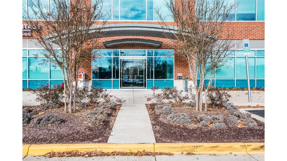 More Photos Of 12701 Marblestone Dr, Woodbridge Office For Lease