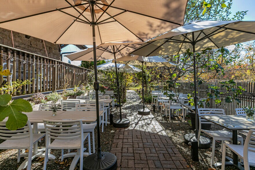 More Photos Of 2 Bridge St, Milford Restaurant For Sale