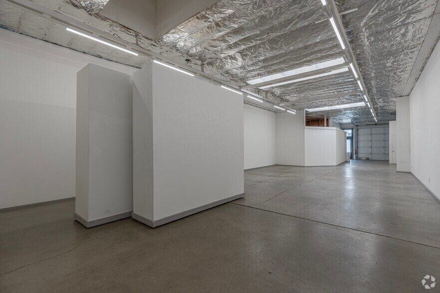 More Photos Of 410-420 NW 9th Ave, Portland Storefront For Sale