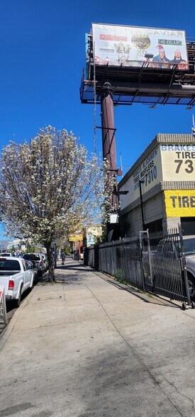 More Photos Of 7310 Van Nuys Blvd, Van Nuys Auto Repair For Lease