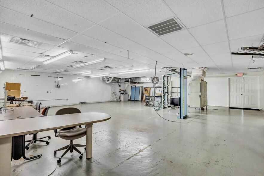 More Photos Of 902 E New Haven Ave, Melbourne Coworking Space