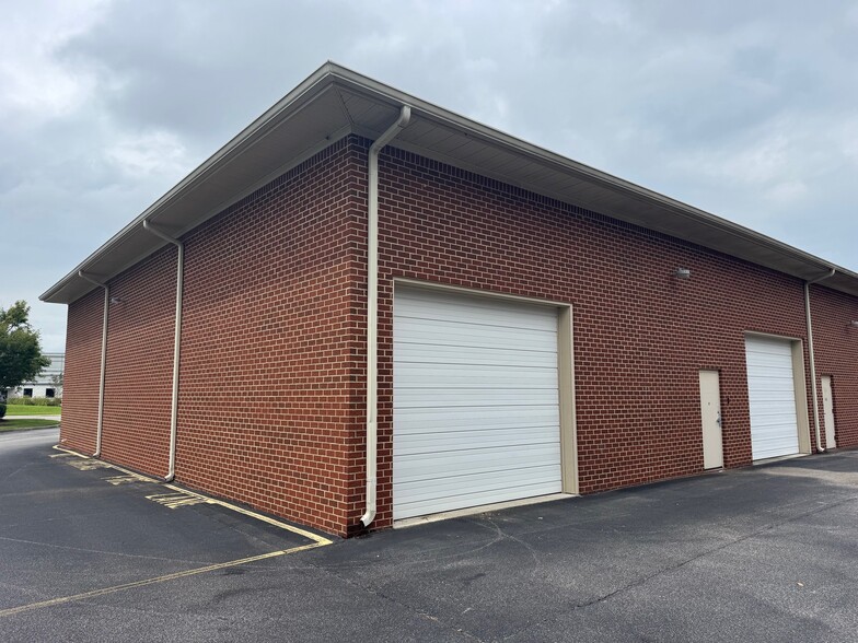 More Photos Of 622 Innovation Dr, Chesapeake Flex For Sale