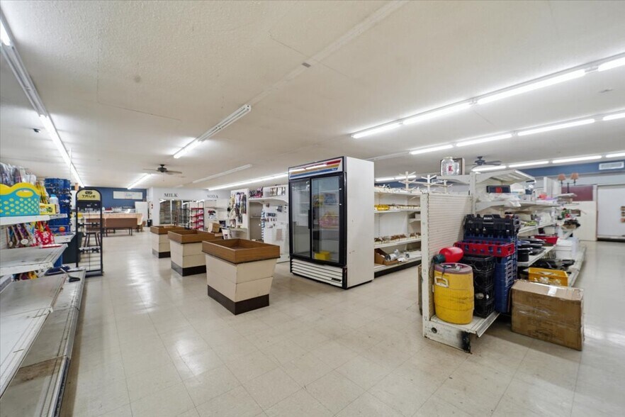 More Photos Of 407 Main St, Union Freestanding For Sale