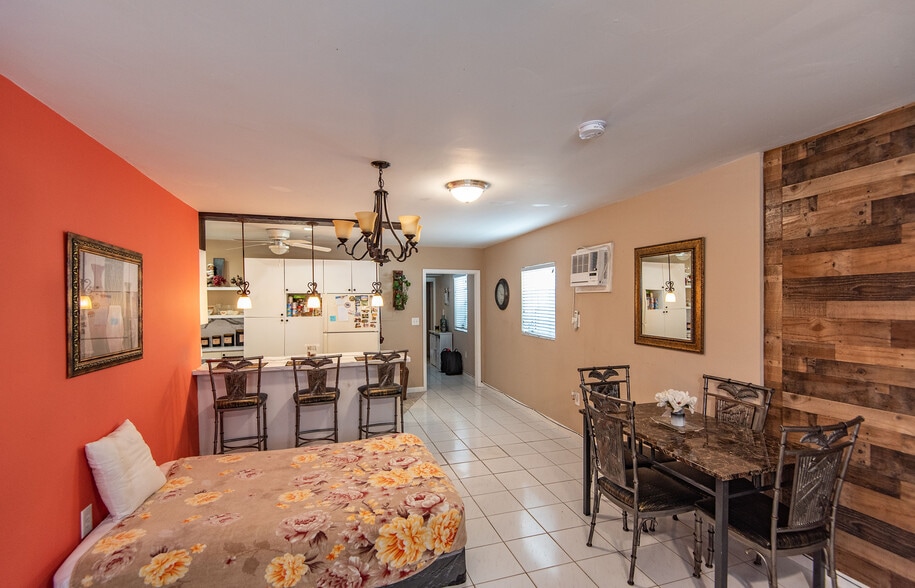 More Photos Of 2250 W Palm Ave, Hialeah Office For Sale