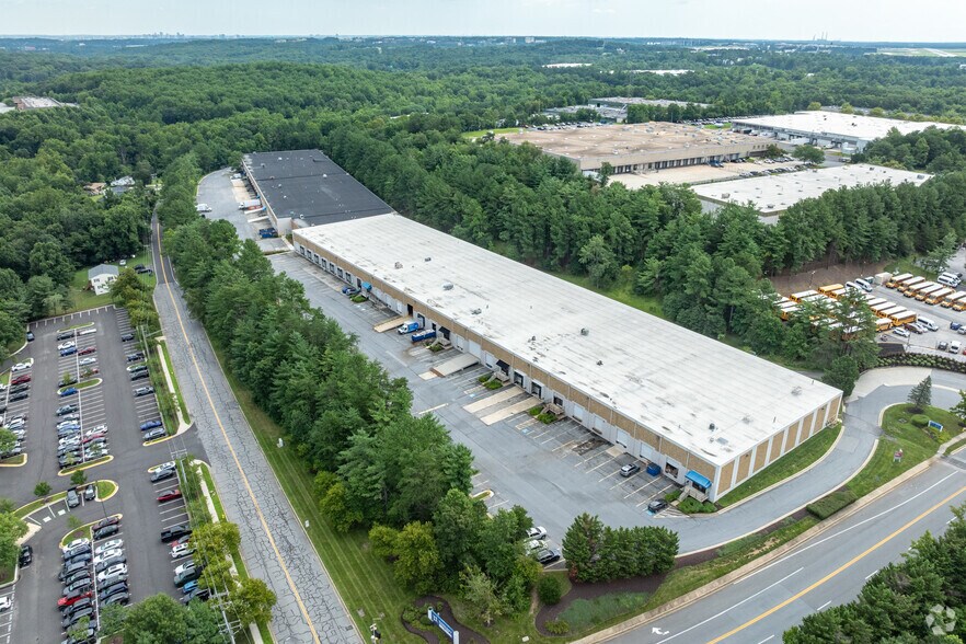 More Photos Of 7270 Park Circle Dr, Hanover Warehouse For Lease