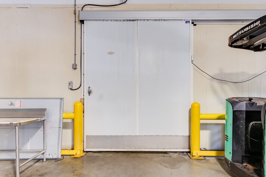 More Photos Of 16552 General Puller Hwy, Deltaville Specialty For Sale