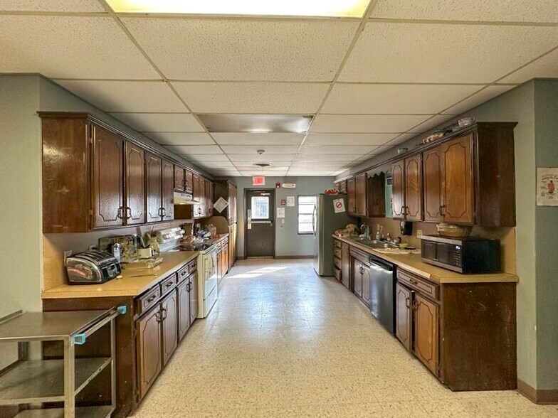 More Photos Of 70 N 31st St, Clinton Healthcare For Sale