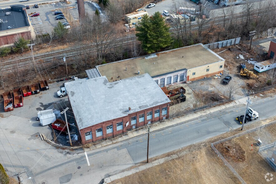 More Photos Of 99 Parker St, Clinton Warehouse For Lease