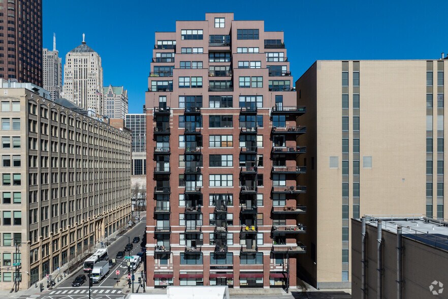 More Photos Of 80 W Harrison St, Chicago Apartments For Lease