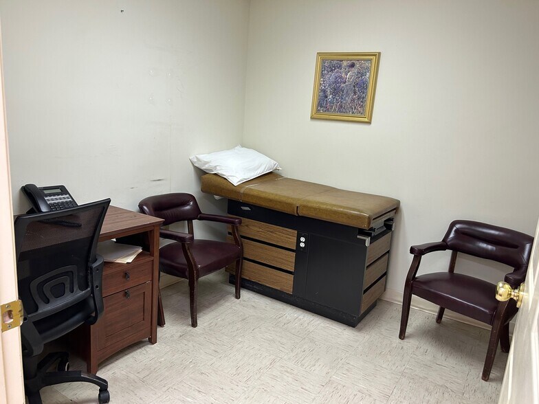 More Photos Of 1283 SW Sr-47, Lake City Medical For Lease