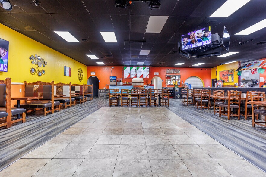 More Photos Of 528 W Clark St, Pasco Restaurant For Sale