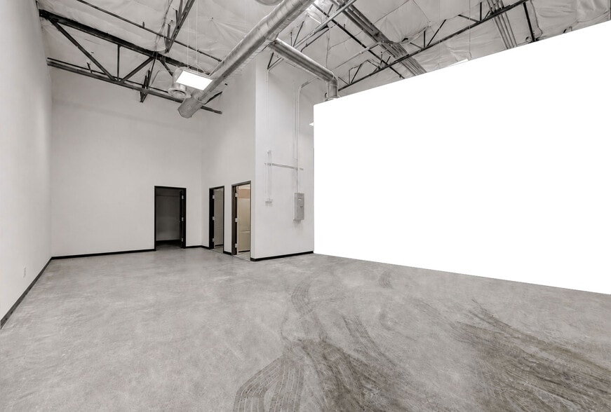 More Photos Of 3068 E Sunset Rd, Las Vegas Warehouse For Sale