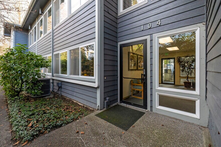 More Photos Of 104 Tremont Ave, Port Orchard Medical For Sale